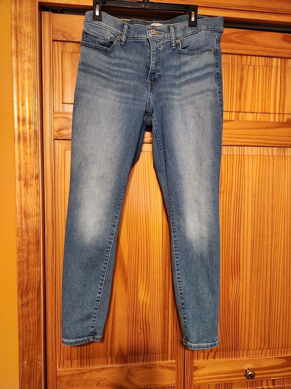 Classic Women's Ava Midrise Light Blue Skinny Jeans